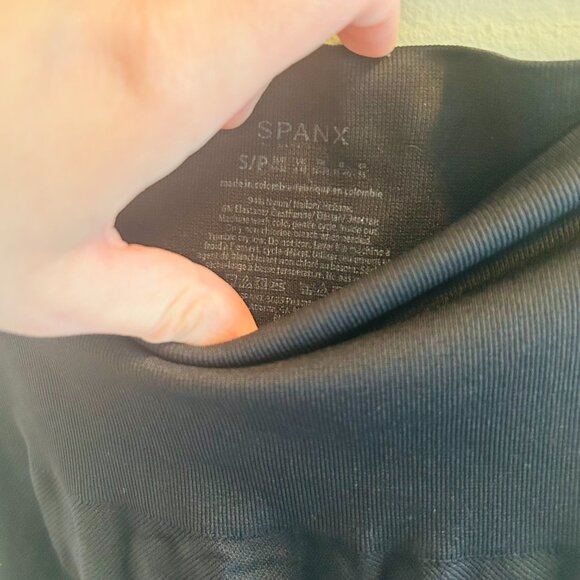 Spanx Seamless Leggings Very Black Size Small Shapewear Compression Mid Rise - Picture 6 of 8